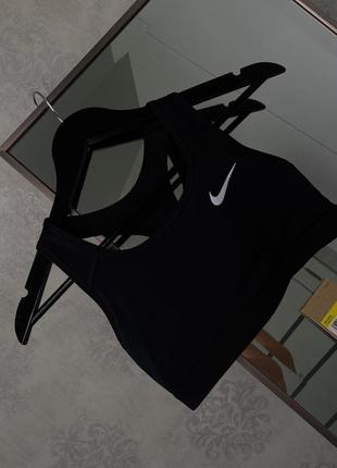 Топ nike swoosh