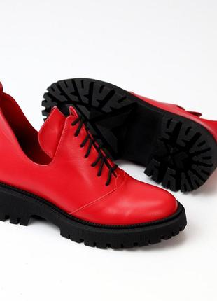 Натуральні шкіряні червоні демісезонні туфлі - черевики на шнурівці на чорній підошві2 фото