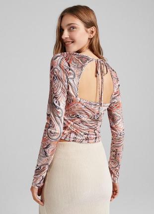 Кофточка с открытой спиной bershka