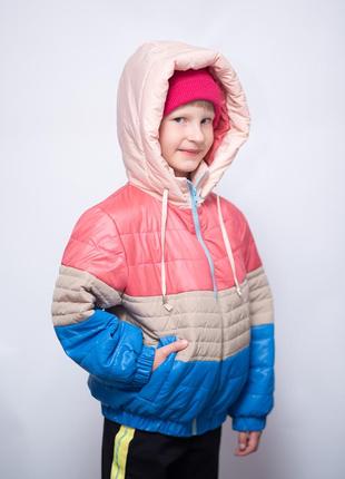 Красивая куртка на девочку 116 см