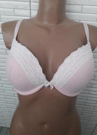 Очень красивий бюстик