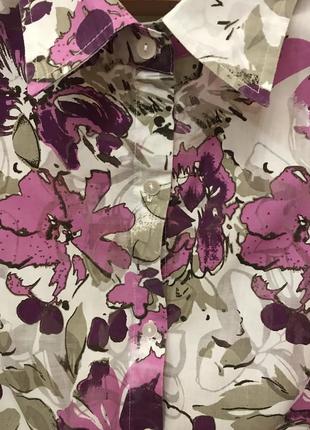 Величезний вибір красивих блуз і сорочок.