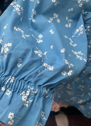 Блуза голубая цветочная баска квадратный вырез с пышными рукавами буфы4 фото