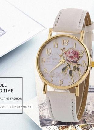 Жіночий кварцовий наручний годинник1 фото