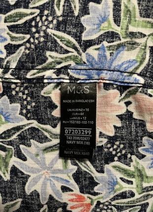 Льняная рубашка m&s женская темно синяя с цветочным принтом 44-48 новая3 фото