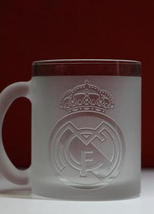 Футбольная чашка 320 мл с гравировкой реал мадрид   real madrid football club2 фото