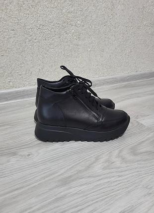 Кросівки/черевики шкіряні