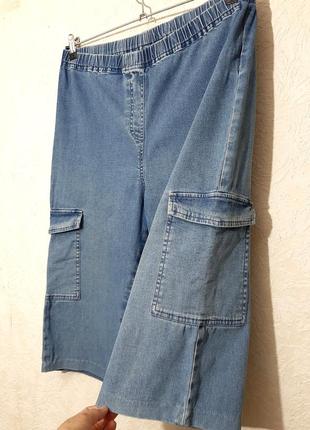 Cotton бренд джинсовые бриджи голубые на резинке высокая талия боковые карманы полубаталы женские3 фото