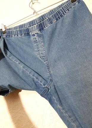Cotton бренд джинсовые бриджи голубые на резинке высокая талия боковые карманы полубаталы женские4 фото