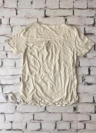 Летняя футболка бежевого цвета из натуральной ткани4 фото