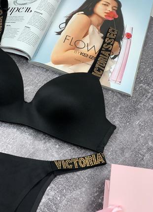 Безшовный комплект нижньої білизни із атласу victoria's secret4 фото