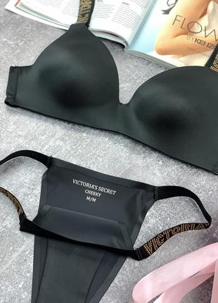 Безшовный комплект нижньої білизни із атласу victoria's secret6 фото