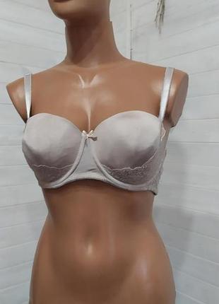 Классный бюстик на силиконовых полосках,съемные бретели,без пушапа