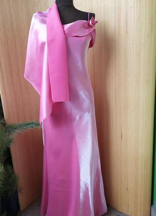 Атласное розовое вечернее / выпускное платье с шалью3 фото