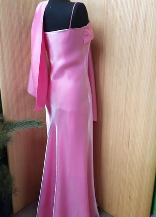 Атласное розовое вечернее / выпускное платье с шалью5 фото