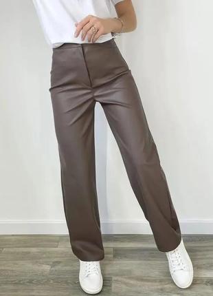 Прямые кожаные брюки женские 📌2 фото