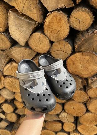 Детские кроксы сабо crocs kids shark black