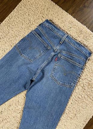 Женские синие джинсы levi`s