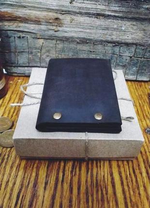 Шкіряний чоловічий гаманець з металевими заклепками2 фото