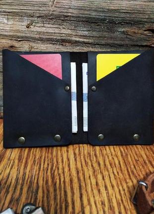 Шкіряний чоловічий гаманець з металевими заклепками4 фото