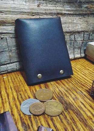 Кожаный мужской кошелек с металлическими заклёпками5 фото