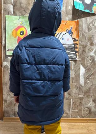 Осенняя удлиненная куртка на мальчика 4-5 лет 104-110 см шапка и хомут из дено4 фото