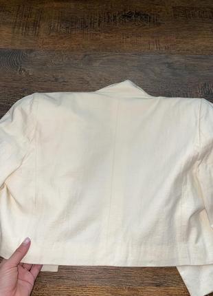 Молочний піджак на кнопках вкорочений жакет chloe новый укороченый пиджак хлопковый пиджак болеро короткий пиджак двубортный пиджак8 фото