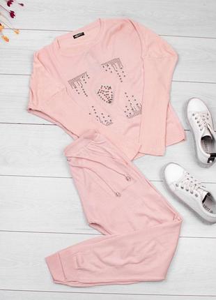 Женский трикотажный прогулочный костюм