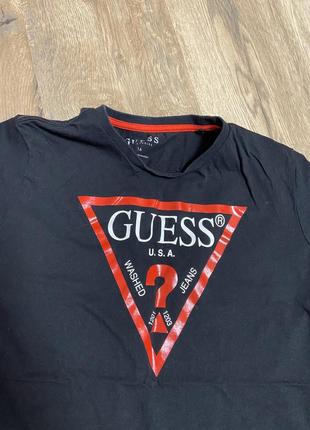 Футболка guess чорного кольору розмір с