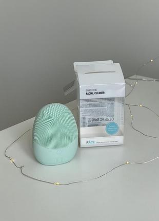 Силиконовая щетка для умывания лица miniso