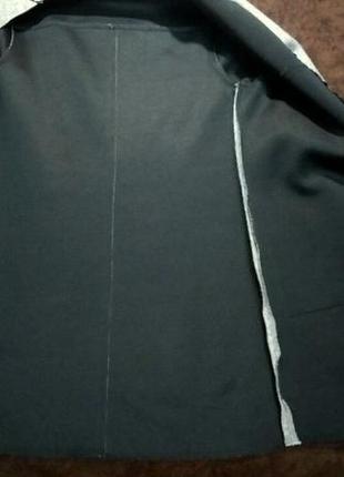 Стильное пальтишко с кожаными вставками и нашивками5 фото