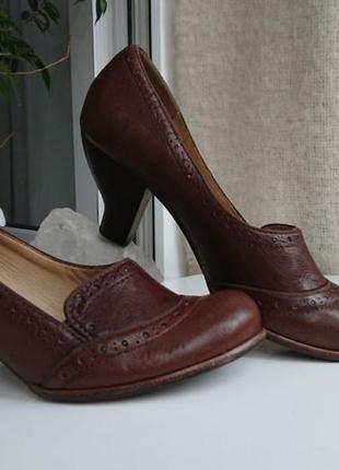 Стильні,якісні,на широку ногу,шкіряні туфлі clarks