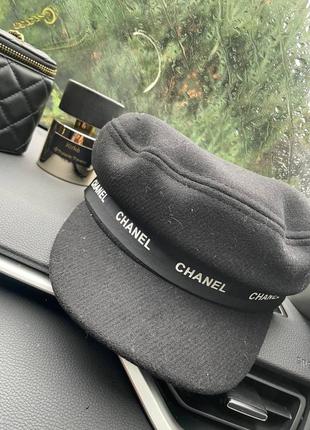 Трендовая кепка под бренд, женская кепка на осень4 фото