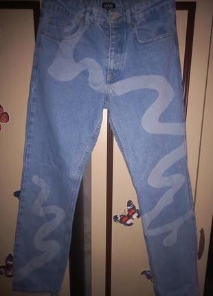 Моднячие мужские джинсы 30p