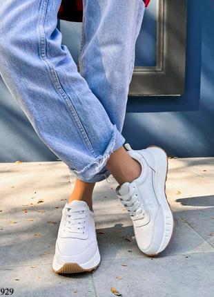 Женские стильные белые кроссовки из натуральной кожи4 фото
