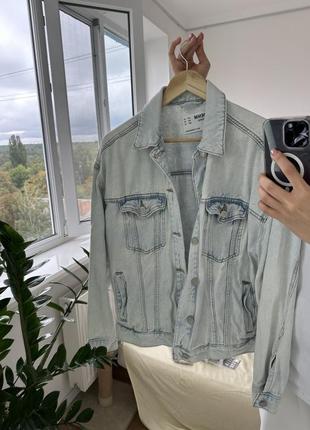 Джинсова куртка bershka