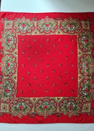 Шерстяной платок красный украинский орнамент