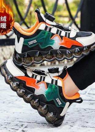 Стильні кросівки