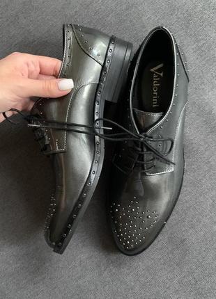 Кожаные фирменные демисезонные туфли дерби с шнуровкой кожаные темно-серые3 фото