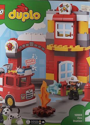 Конструктор lego duplo пожежна станція.