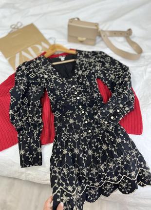 Чорне неймовірне плаття з прошви river island