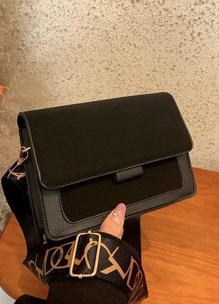 Женская сумочка кросс-боди на широком ремешке замшевая черная3 фото