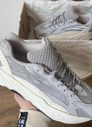 Sale   кросовки  yeezy boost 700 v2 static2 фото