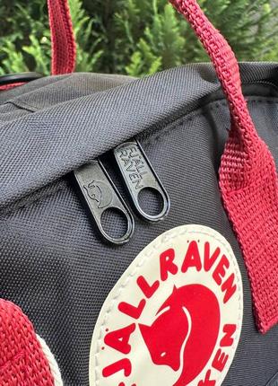 Черный рюкзак с бордовыми ручками kanken mini 7l8 фото