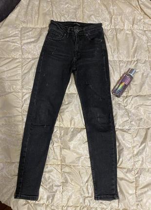 Джинсы скинни черные с дырками мом zara серые графит old money