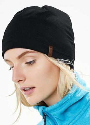 М'яка, легка флісова шапочка від tchibo( германія), розмір універсальний ,для спорту.