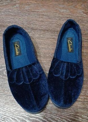 Брендові зручні велюрові кімнатні тапці р.6 від clarks