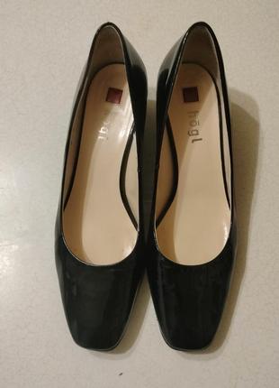 Туфлі лаковані