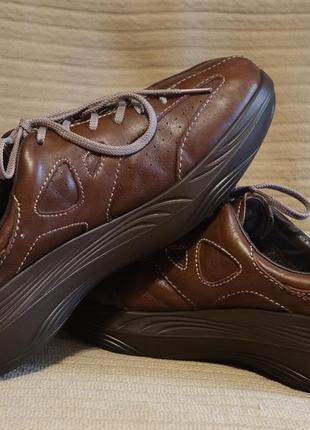 Красивые кожаные фитнес туфли цвета молочного шоколада kyboot швейцария 44 1/3 р.1 фото