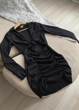 Черное платье платье с рукавом рубашка мини с открытым животом3 фото